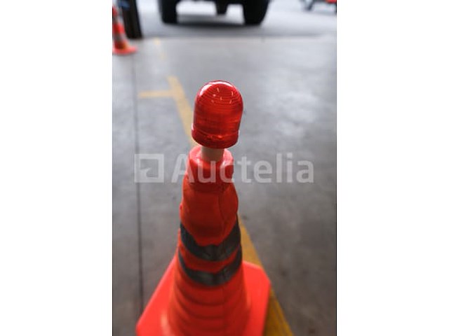 8 verkeerskegels - afbeelding 3 van  7