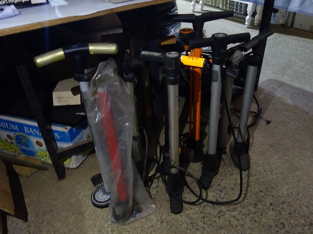 8 voetfietspompen - afbeelding 1 van  1