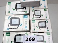 8 werflampen, 3x 20w/1800lm, 4x 10w/900lm, werking niet gekend - afbeelding 1 van  3