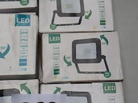 8 werflampen, 3x 20w/1800lm, 4x 10w/900lm, werking niet gekend - afbeelding 3 van  3