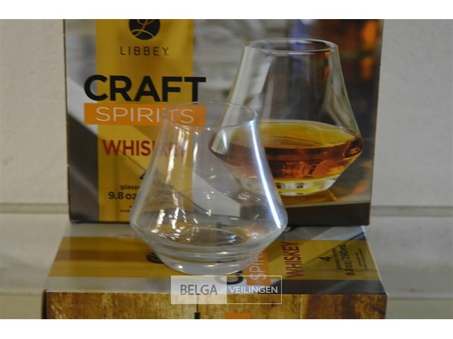 8 wiskey glazen - afbeelding 1 van  2