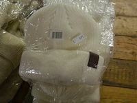 8 witte mutsen - afbeelding 1 van  2