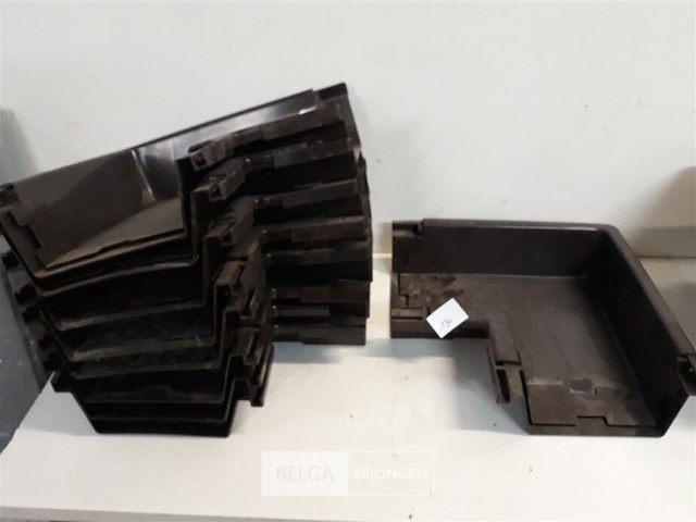 8 x binnenhoek 140mm bruin pvc regenafvoer - afbeelding 1 van  3