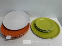 8 x diverse gekleurde borden mix - afbeelding 3 van  3