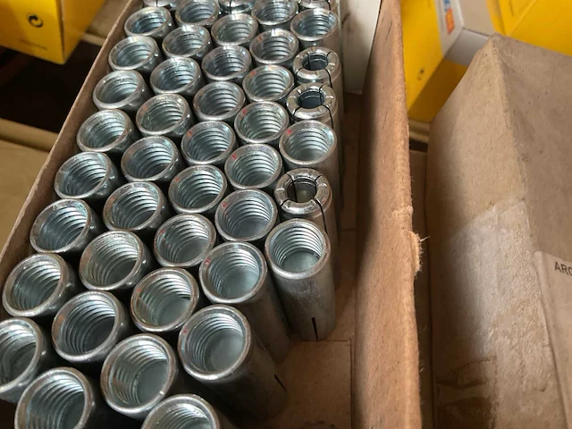 8 x dozen ankers; nagels; zelfborende schroeven met epdm rondsel - afbeelding 6 van  6