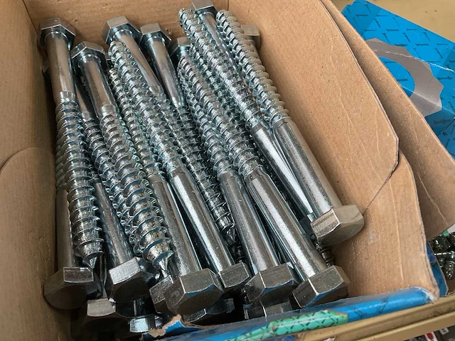 8 x dozen schroefbouten moeren; bouten - afbeelding 3 van  9