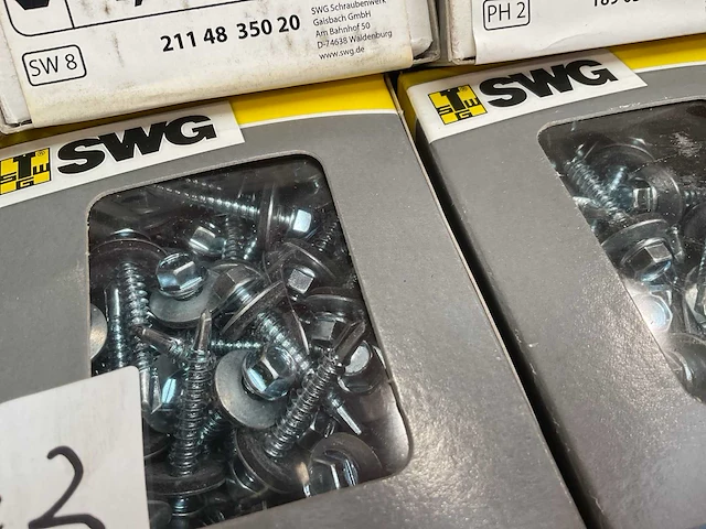 8 x dozen schroeven; schroeven met boorkop en afdekplaatje - afbeelding 4 van  5