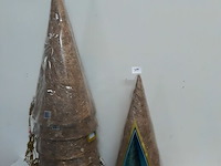 8 x kerstkegel 50 cm met 20 lampen goud - afbeelding 1 van  3