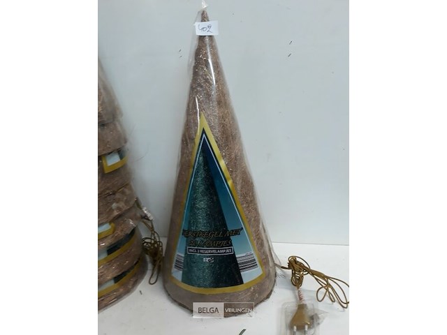 8 x kerstkegel 50 cm met 20 lampen goud - afbeelding 3 van  3