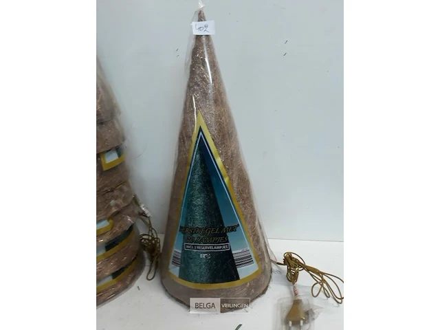 8 x kerstkegel 50 cm met 20 lampen goud - afbeelding 3 van  3