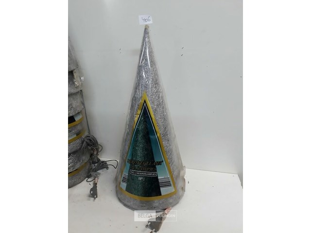 8 x kerstkegel 50 cm met 20 lampen zilver - afbeelding 3 van  3