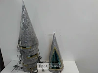 8 x kerstkegel 50 cm met 20 lampen zilver