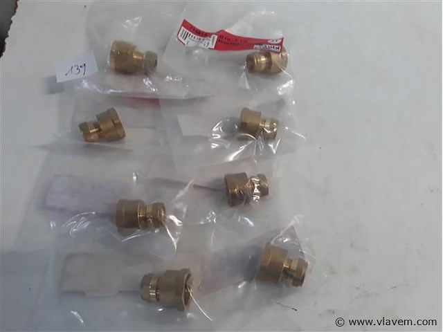 8 x knelkoppeling recht koper 10 mm ½ f - afbeelding 1 van  2