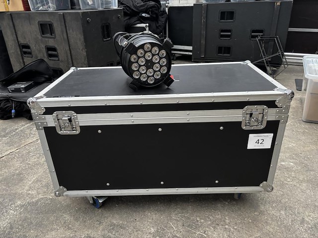 8 x led par 64 q4 showtec - afbeelding 1 van  5