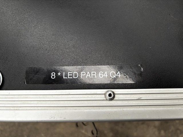 8 x led par 64 q4 showtec - afbeelding 4 van  5