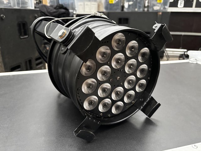 8 x led par 64 q4 showtec - afbeelding 2 van  5