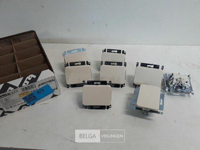 8 x niko inbouw schakelaar wissel oud model crème - afbeelding 1 van  3