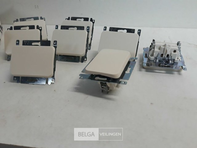 8 x niko inbouw schakelaar wissel oud model crème - afbeelding 3 van  3
