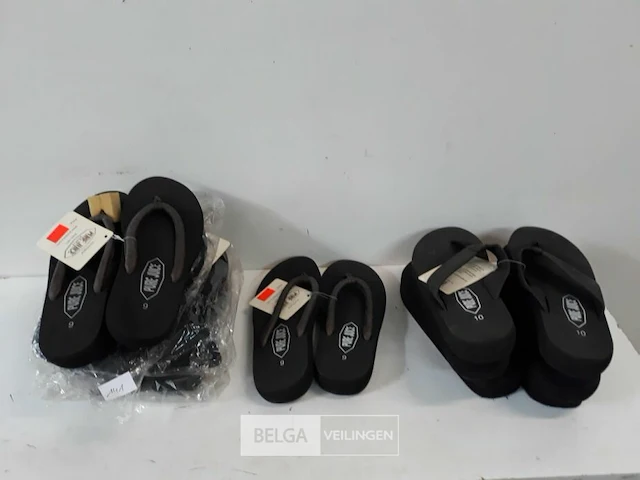 8 x teenslippers zwart mix 39-40 - afbeelding 2 van  3