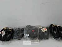 8 x teenslippers zwart mix maten - afbeelding 1 van  3