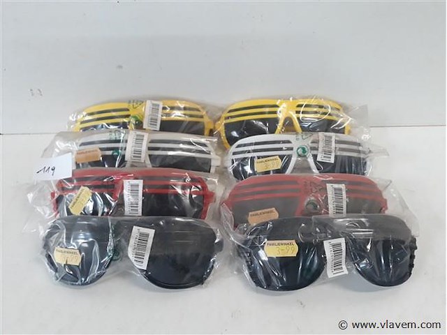 8 x zonnebril trendy mix kleuren - afbeelding 1 van  2