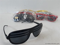 8 x zonnebril trendy mix kleuren - afbeelding 2 van  2