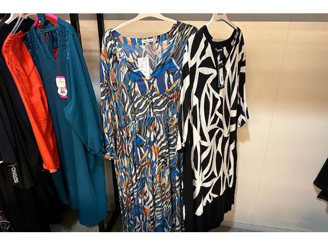 80 kleedjes en gilets - afbeelding 4 van  17