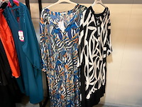 80 kleedjes en gilets - afbeelding 4 van  17