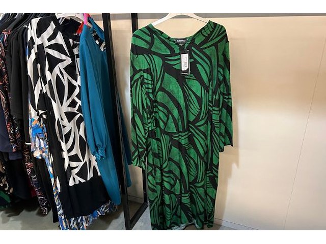 80 kleedjes en gilets - afbeelding 7 van  17