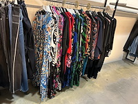 80 kleedjes en gilets - afbeelding 1 van  17