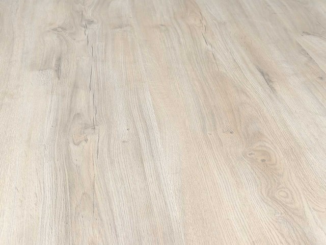 80 m2 laminaat plank - 1383 x 193 x 8 mm - afbeelding 1 van  4