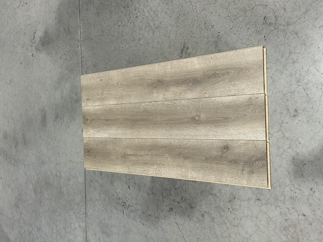 80,89 m² laminaatvloer 8mm - afbeelding 1 van  3