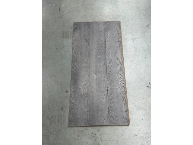 81.3 laminaatvloer 8mm - afbeelding 1 van  4