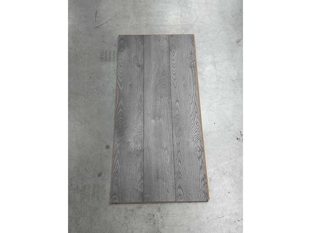 81,30 m² laminaatvloer 12mm - afbeelding 1 van  3