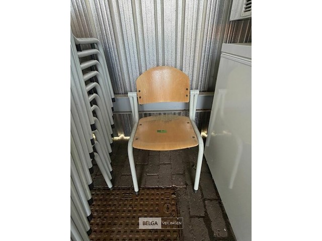 83 stoelen - afbeelding 1 van  2