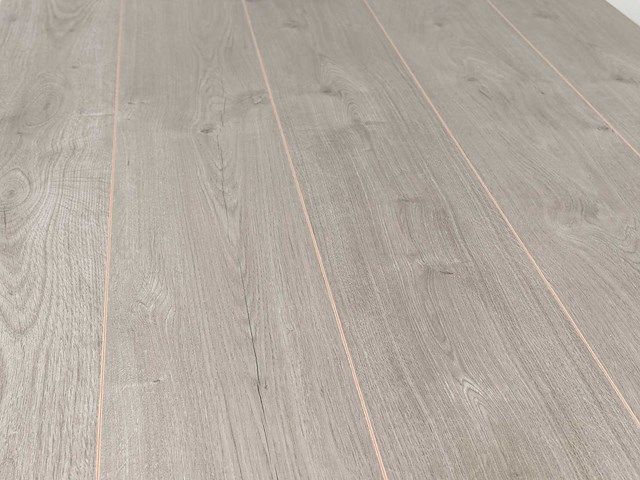 84 m2 laminaat plank - 1383 x 193 x 8 mm - afbeelding 1 van  3
