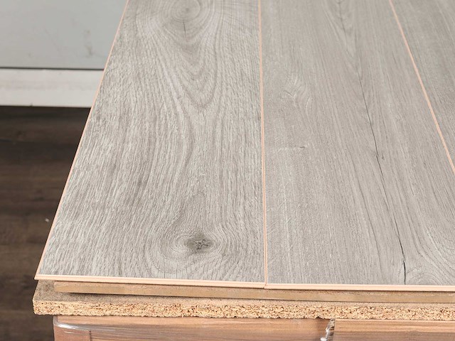 84 m2 laminaat plank - 1383 x 193 x 8 mm - afbeelding 2 van  3