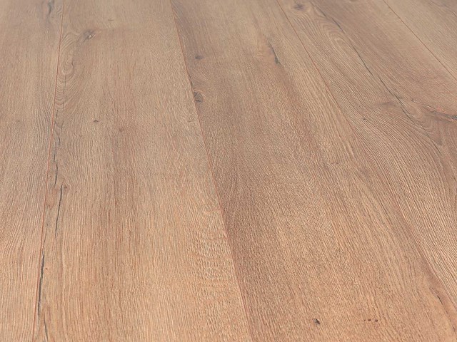 84 m2 laminaat plank watervast - 1383 x 193 x 10 mm - afbeelding 1 van  4