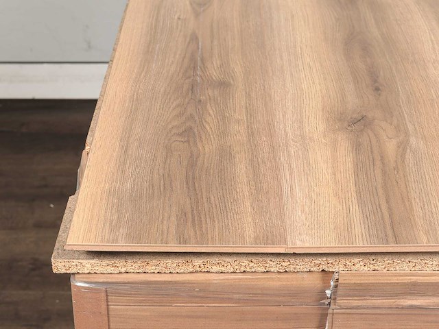 84 m2 laminaat plank watervast - 1383 x 193 x 8 mm - afbeelding 2 van  4