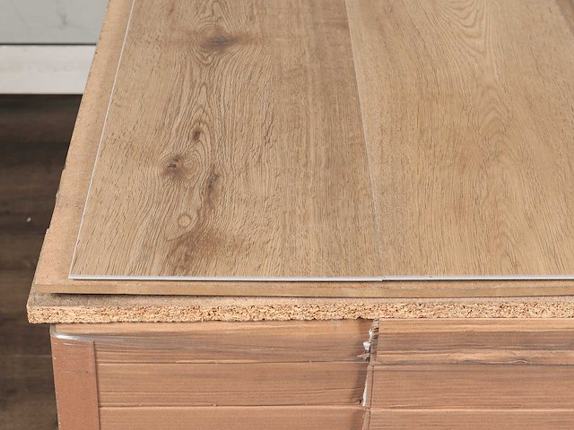 84 m2 pvc spc click plank met xps onderlaag - 1220 x 228 x 5+1,5 mm - afbeelding 2 van  4