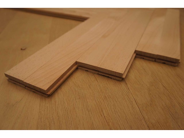 84,67 m² massief beuken visgraatparket 16mm - afbeelding 1 van  5