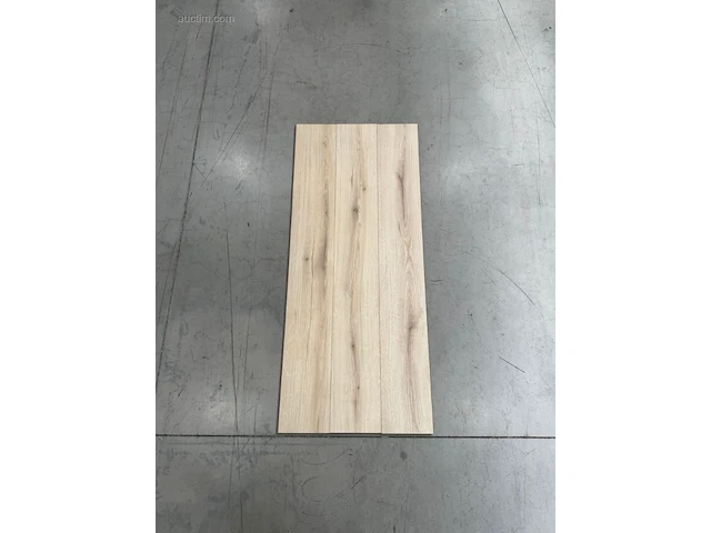 85.6 laminaatvloer 10mm - afbeelding 1 van  3