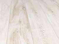 87 m2 laminaat plank watervast - 1380 x 193 x 10 mm - afbeelding 1 van  4