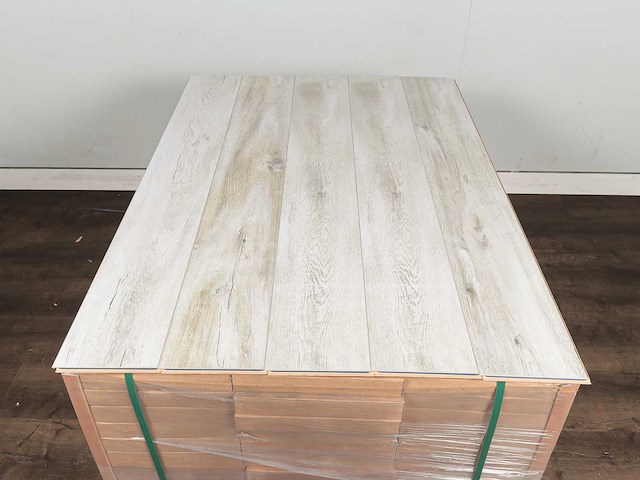 87 m2 laminaat plank watervast - 1380 x 193 x 10 mm - afbeelding 3 van  4