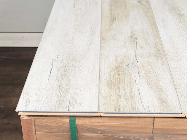 87 m2 laminaat plank watervast - 1380 x 193 x 10 mm - afbeelding 2 van  4