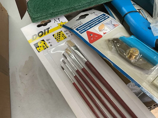 87 x schildersgereedschap - afbeelding 10 van  16