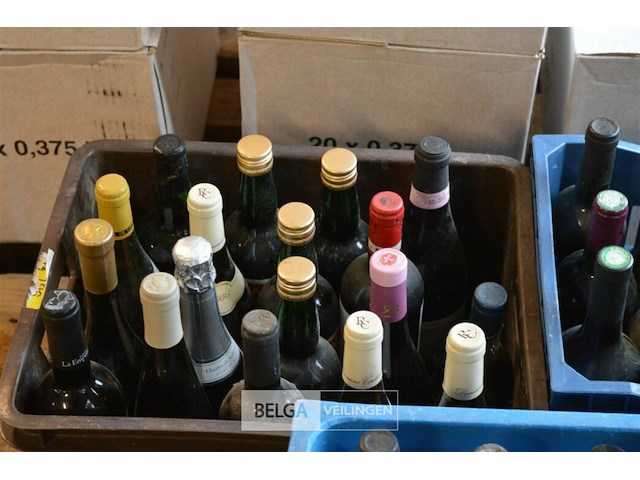 ±88 flessen diverse wijnsoorten - afbeelding 2 van  6