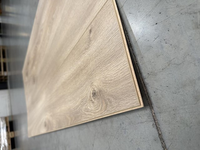 89,34 m² laminaatvloer 8mm - afbeelding 2 van  3