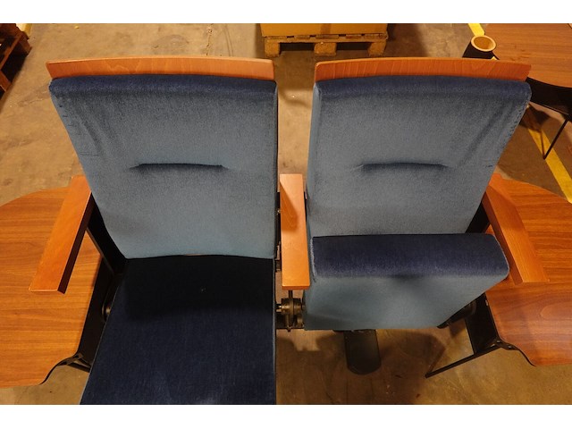 8x 2-zit theaterstoel + bijhorende tafeltjes - afbeelding 12 van  12