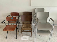 8x diverse oude stoelen